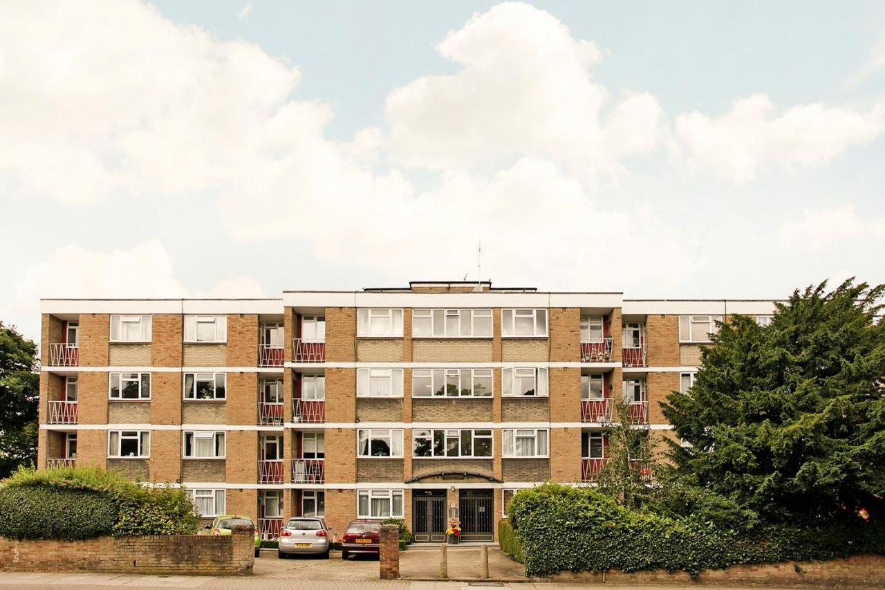 5 Mins Putney Tube Station Apartament